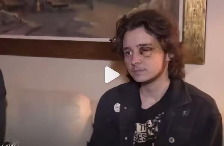 西方又一次把双标演绎得淋漓尽致。近日，21岁南加州大学生卡登·鲁姆勒被ICE执