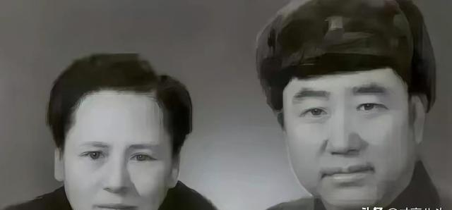 1950年，36军军长刘万春奉命赴北京开会，他以为要升官了，东西都不收拾了，连夜