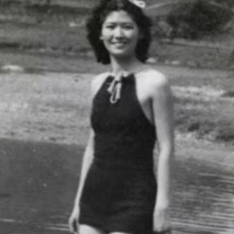 1914年，31岁的阎锡山，娶了14岁的小妾，洞房之夜，阎锡山对小妾说：“你躺下