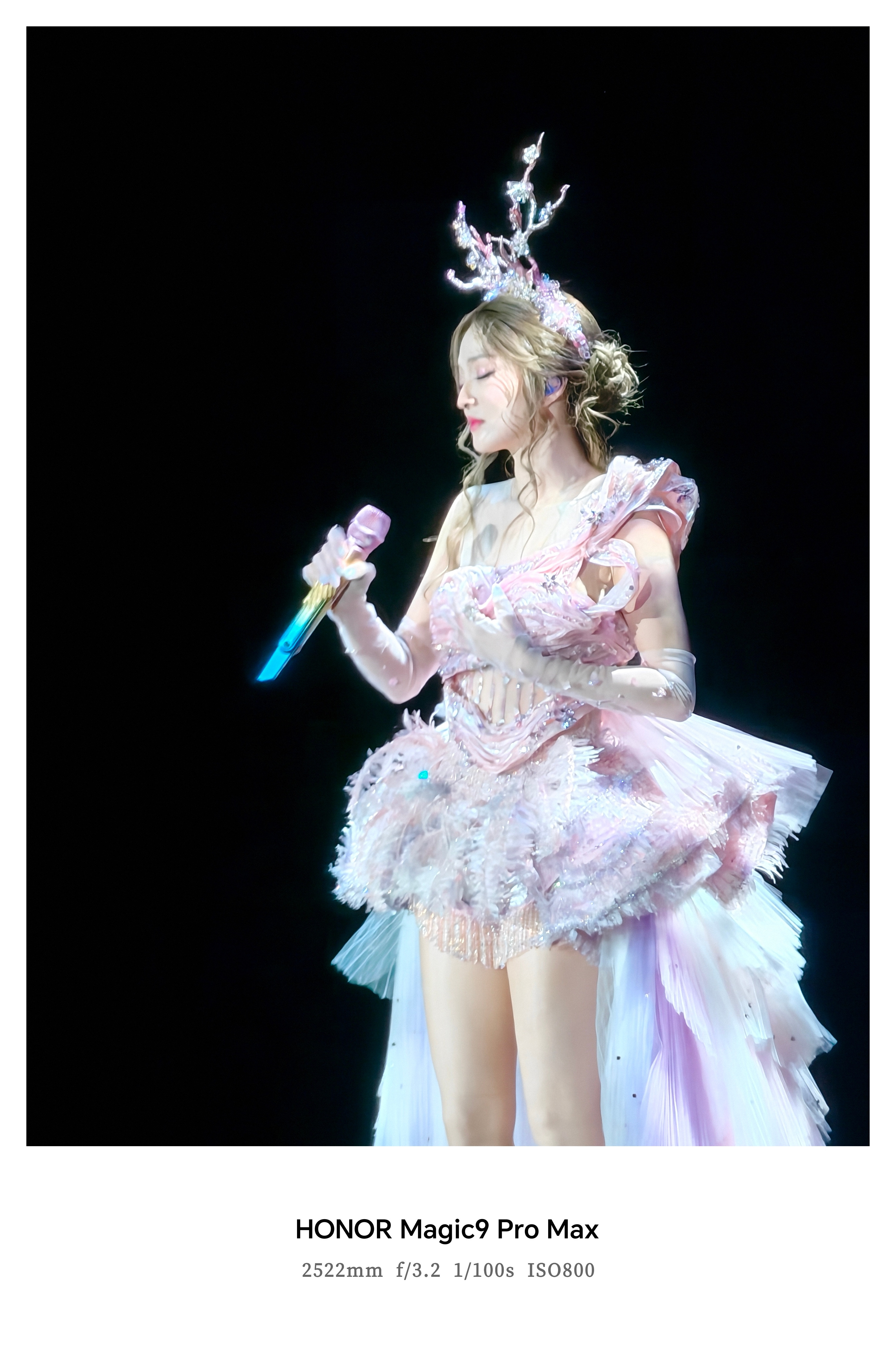 荣耀Magic9记录张韶涵的绝美造型全网热议的张韶涵玩家巡演妆造果然名不虚传，