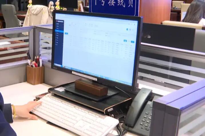 说个案子，听着真挺不是滋味的。28岁的姑娘小梅，因为身高只有1米38，找工作一直