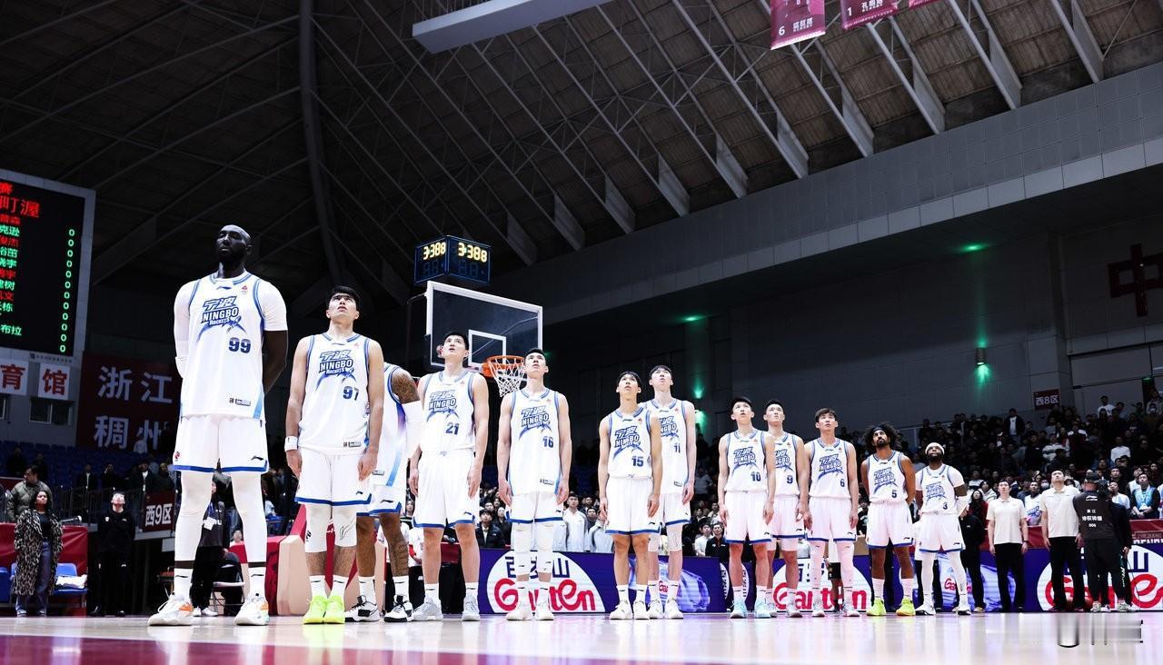 随着在新赛季CBA首轮106-101经过加时赛首次击败浙江广厦，宁波男篮队史CB