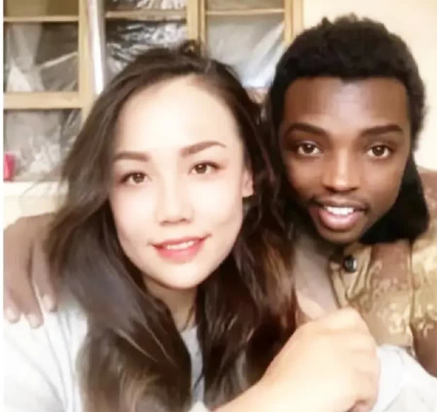 女子无聊出轨，和黑人约会还发生关系，回来后发现身体不适去医院化验，结果是阳性了。