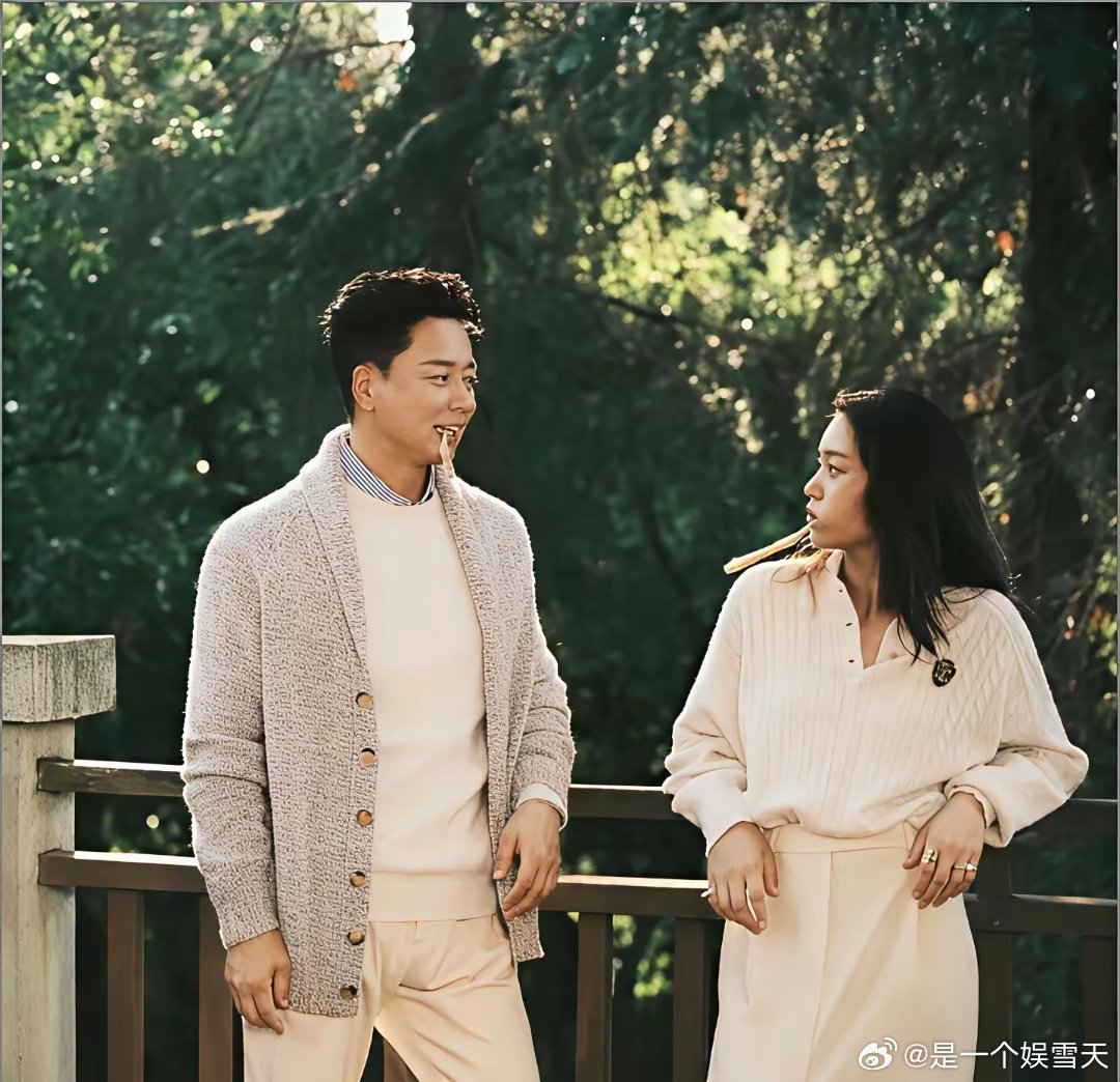 刘奕君带着女儿拍摄杂志大片，女儿气质格外出众，一眼便能看出是国际学校熏陶出来的模