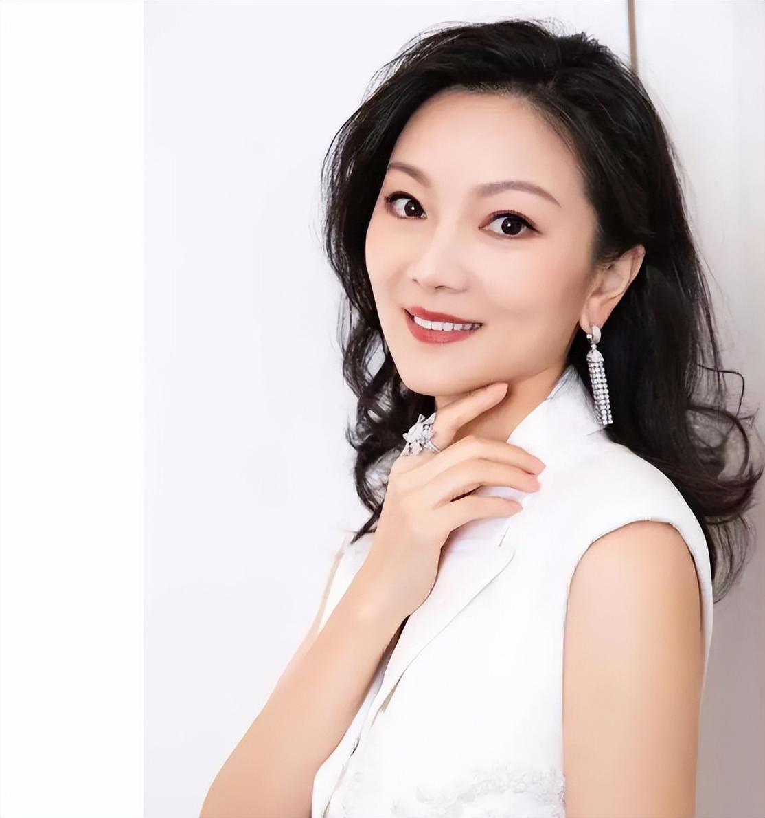 二十多年，陈婷完美伪装终究还是被撕了下来，她给所有“已婚女人”上了一课。201