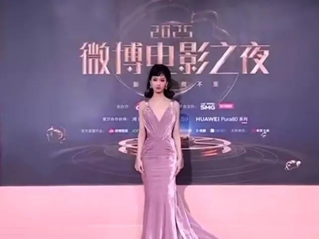 #陈都灵的发型太吃气质了#你跟风发型踩过哪些雷？快来分享你的故事！