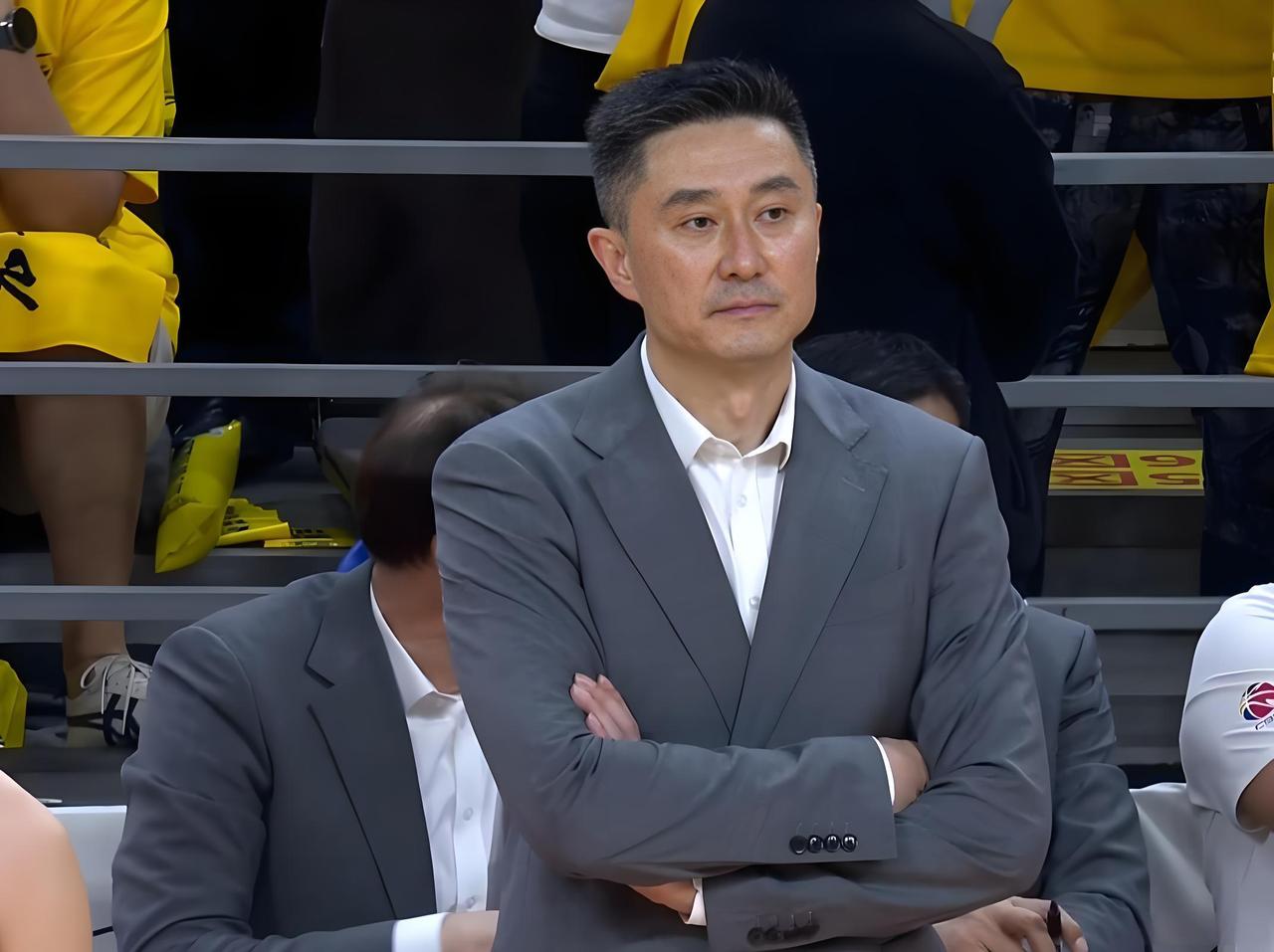 广东男篮收到建议！杜锋带队在客场逆转青岛男篮，广东男篮在赛后收到自家球迷的建议