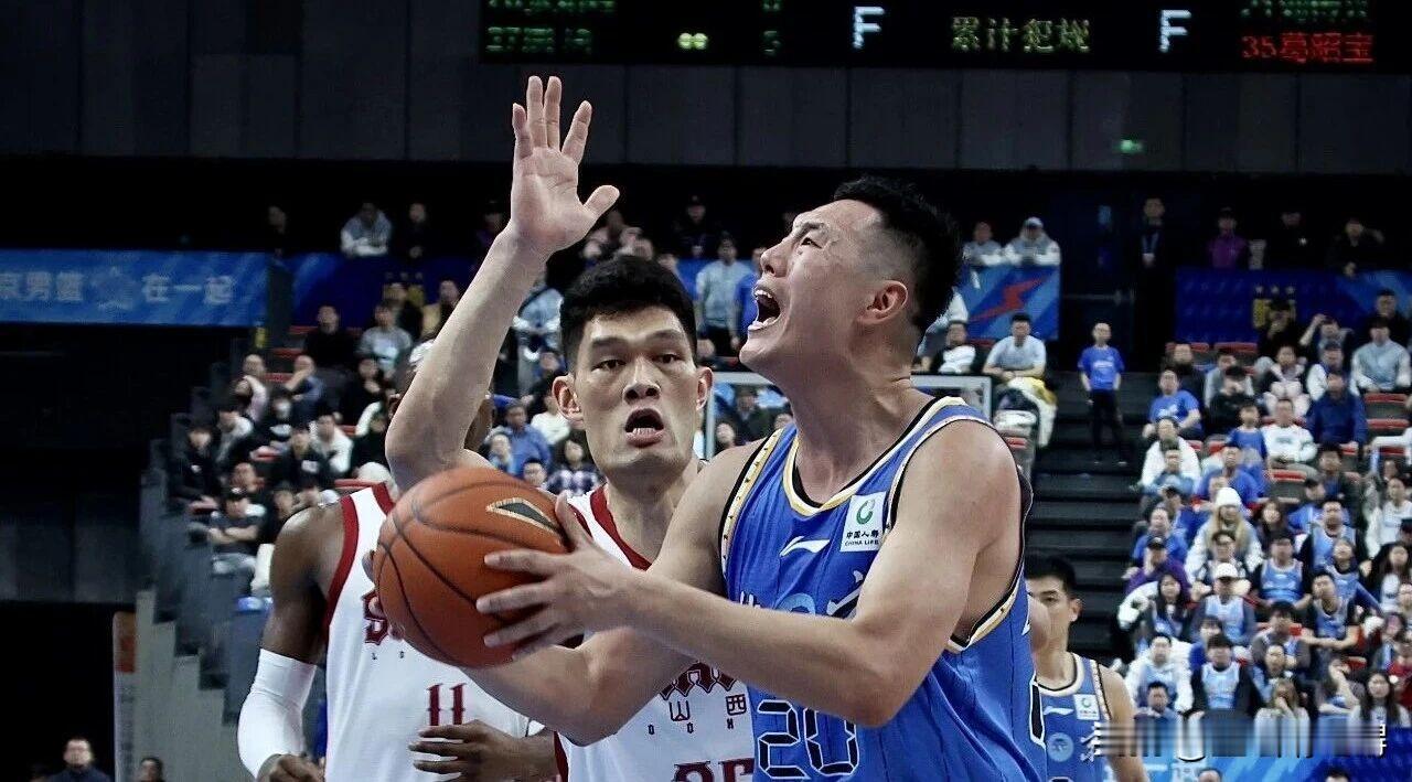 “北京首钢更衣室崩盘：大牌球星云集，却因内讧濒临失控”