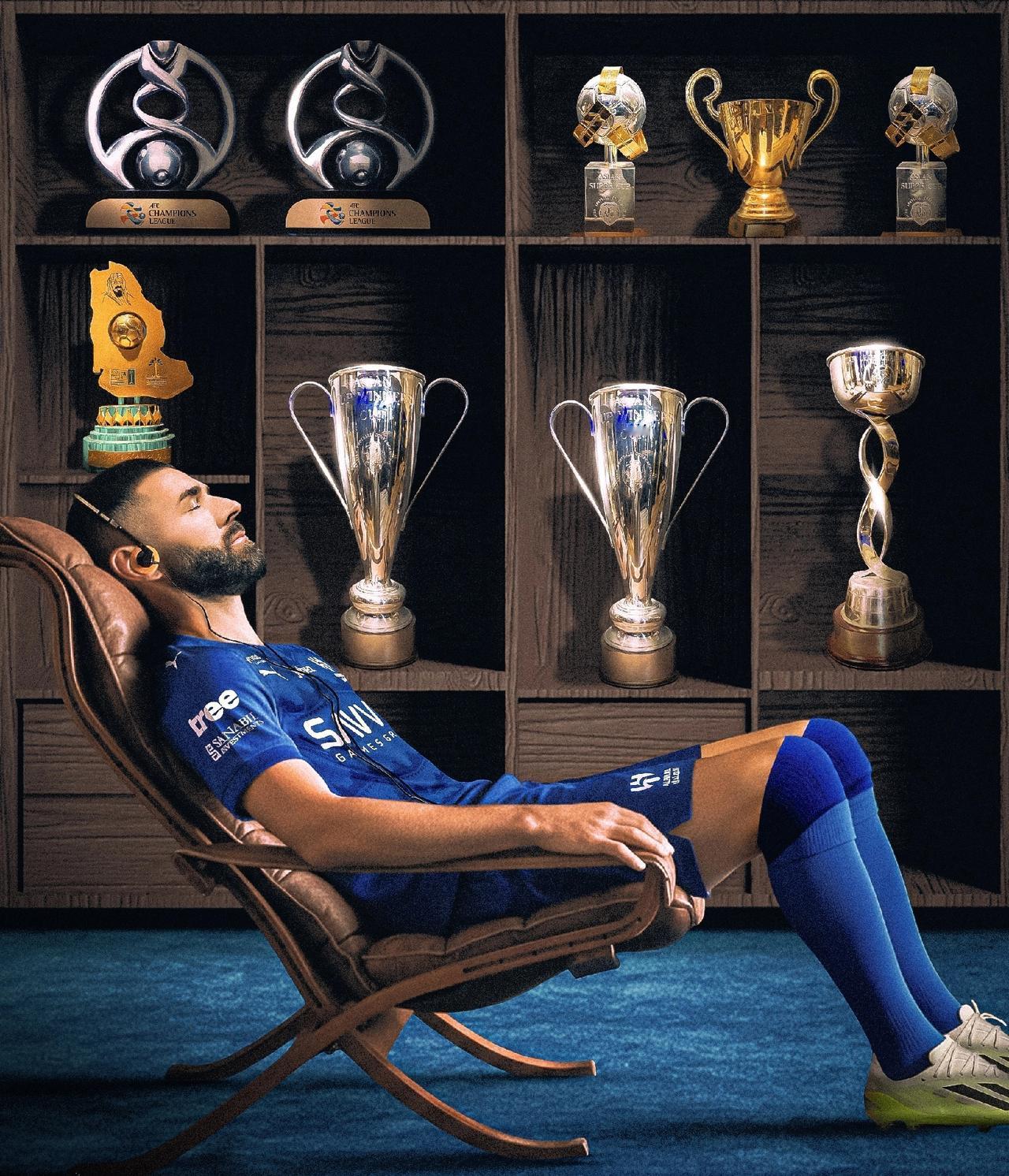 欧洲转会新闻汇总！★强强联手！利雅得新月官宣38岁的本泽马已与俱乐部正式签约