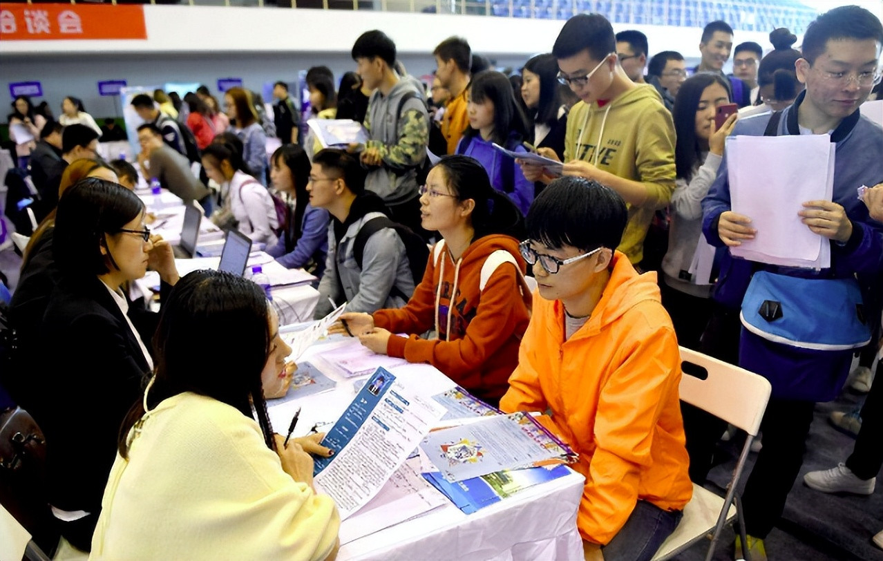 国家多部门出台专项行动方案，要扩大灵活就业人员，农民工还有新就业形态从业者的基本医保参保规模，参保支