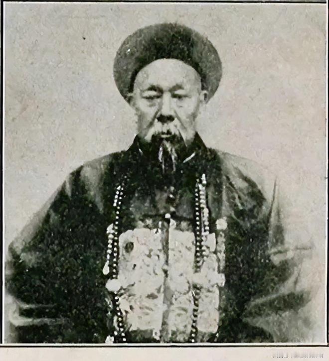 1901年清廷下旨，革去甘军统帅董福祥一切官职，永不叙用。1901年，八国联