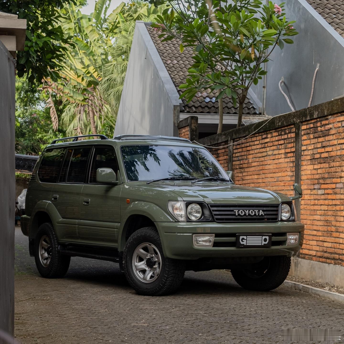 越野车1997PradoVZJ95，3.4LV6DOHC，army