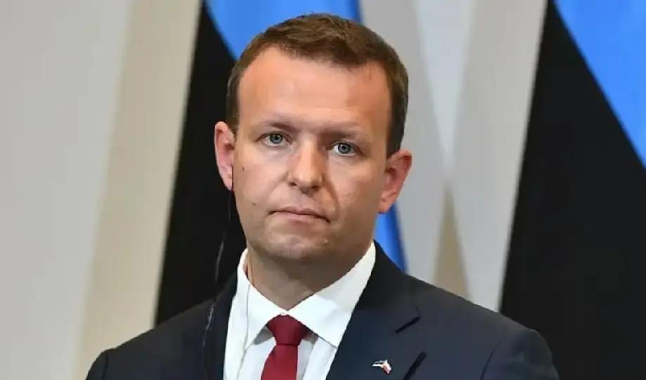 就问中国怕不怕？强大的爱沙尼亚向中国发出最后通牒。让中国必须在爱沙尼亚和俄罗斯