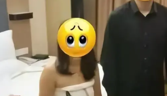“这真是伤风败俗”近日，黑龙江，一女子出轨被丈夫抓获，她签下“再出轨就净身出户，