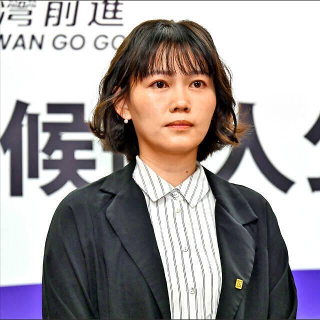 赖清德还没起飞就被关了禁闭，台北那边的内斗火药味儿，已经比非洲的太阳还毒了。