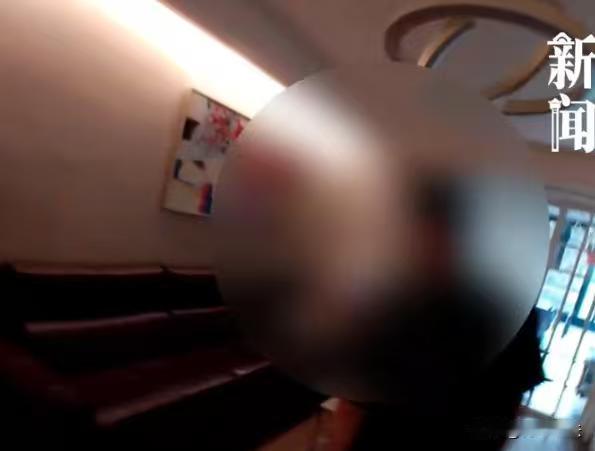 上海，男子跟朋友出去玩的时候，跟以个女性朋友有过亲密的接触，后来某一天突然接到电