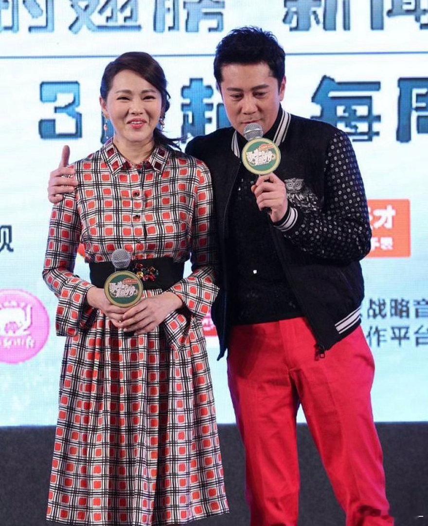 这才是线下伊能静无滤镜的样子，让不少网友直呼，“”以后再也不相信滤镜上了。但是伊能静已经58岁了，这