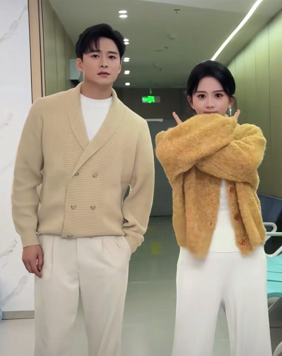 柯淳被长剧圈“排挤”的背后，藏着王皓祯拼命“营业”的真相。短剧这行，不进则退是