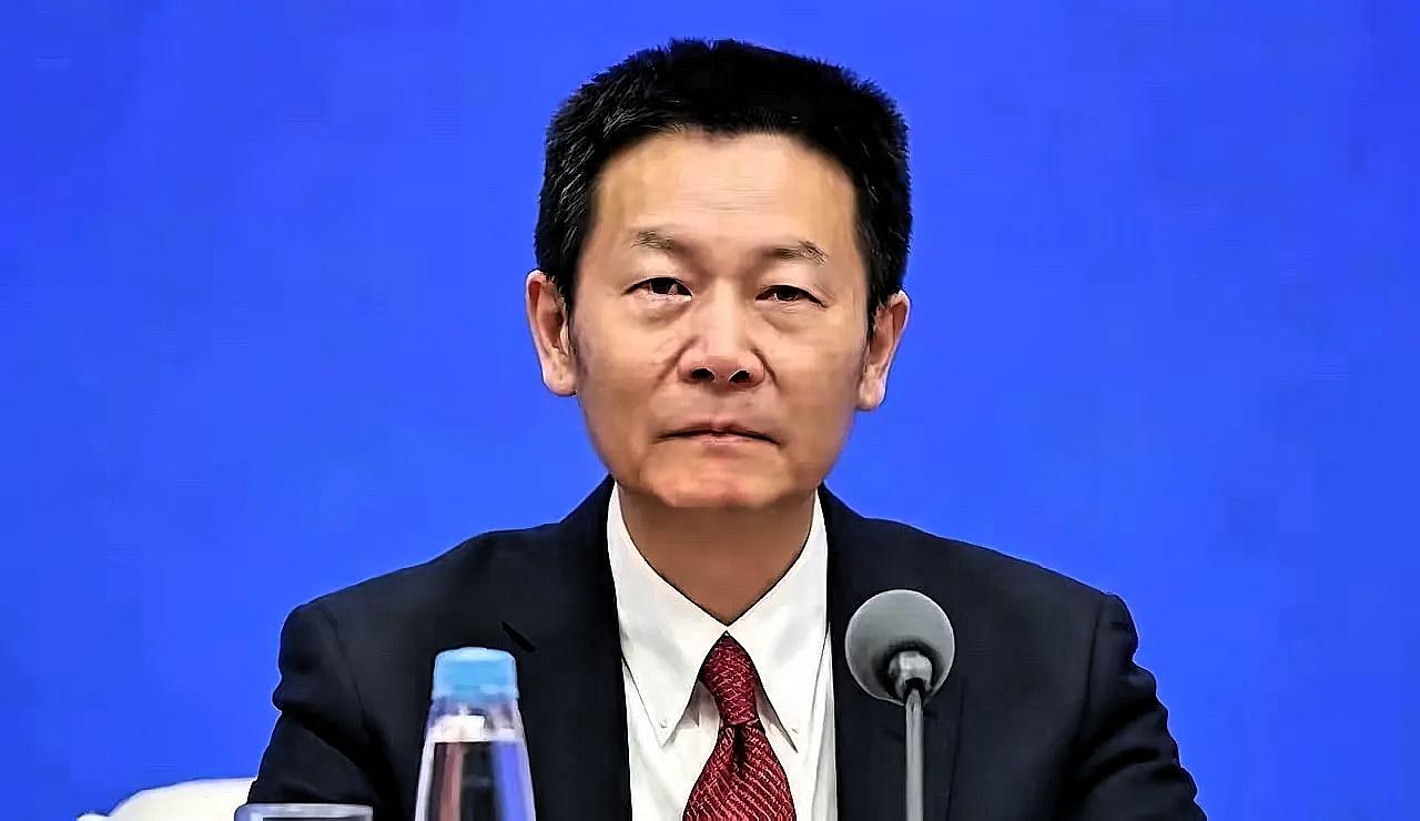 你看现在还有多少人天天在那儿画辅助线、算市盈率？隔壁韩国散户一发火，人家直接