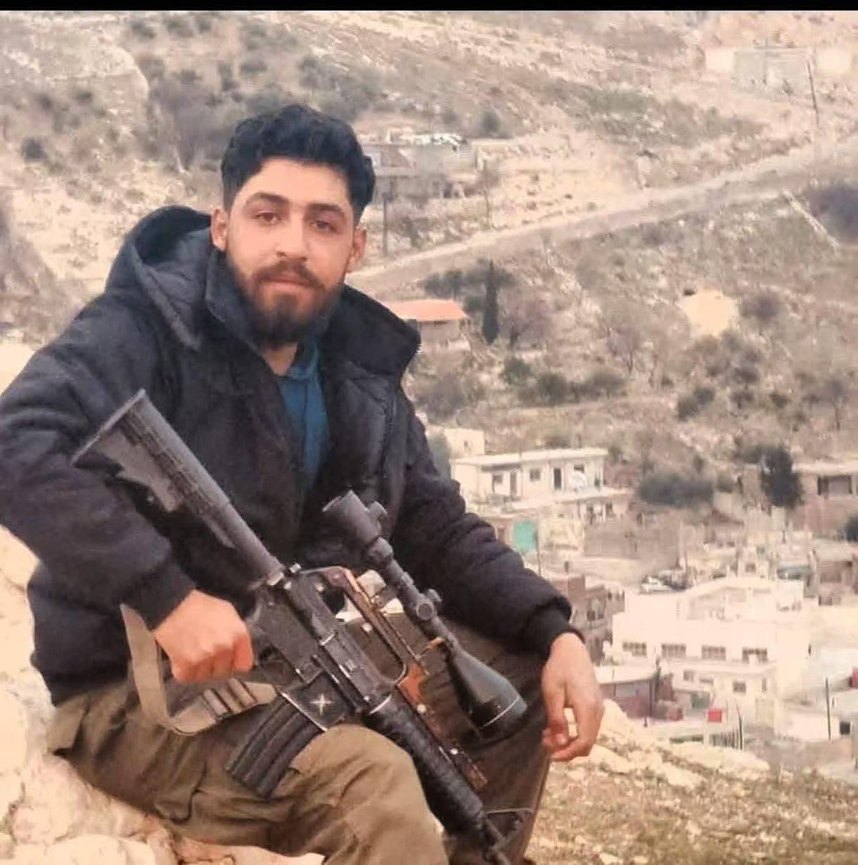 11月28日晚上，叙利亚青年阿卜杜勒·拉扎克·萨阿迪拿起武器，参加保卫自己村庄战
