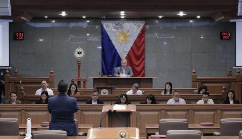 中方拉黑的菲律宾参议员，到底干了什么？真相不简单。中方依据对等原则，对15名