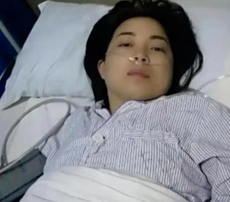 江西24岁女子病逝，未婚夫垫付30万治疗费，办完丧事准备离开，女方父亲递来一个红