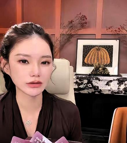 焦虑孕妈筱梅，挺不容易的，结婚生子大事，豪门媳妇，不好当吧，那豪门，到底给儿媳什