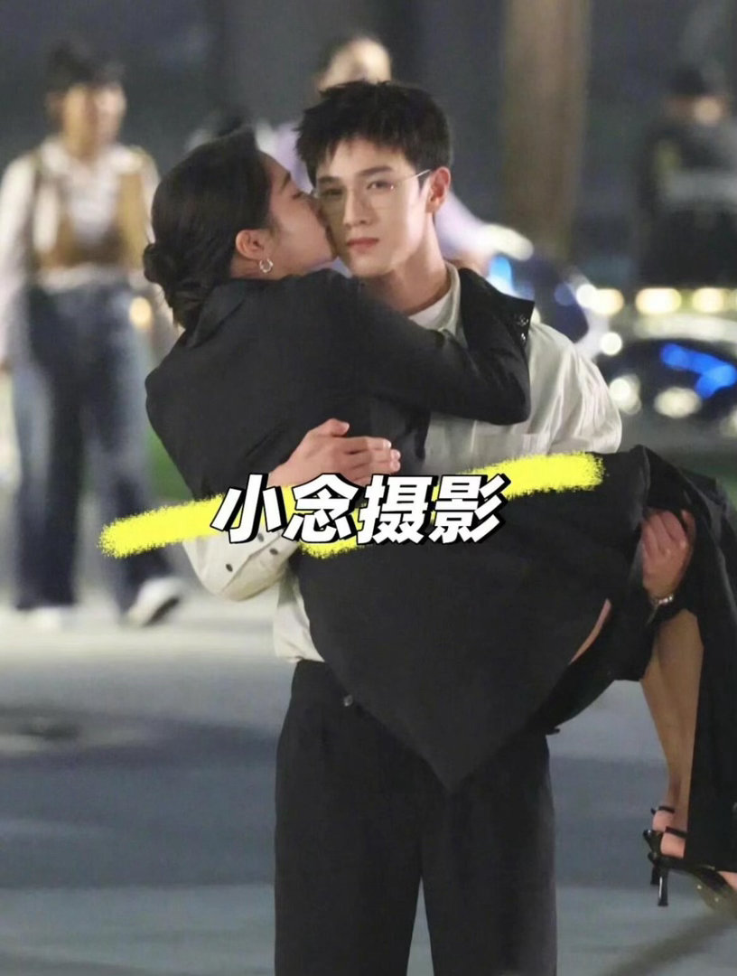 关晓彤李昀锐公主抱花絮比正片还甜关晓彤李昀锐公主抱脸颊吻关晓彤李昀锐《耀眼》新路