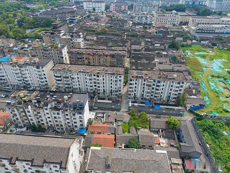 银川楼市：截止9月24日，兴庆区房价从5800降至5700，跌100元；金凤