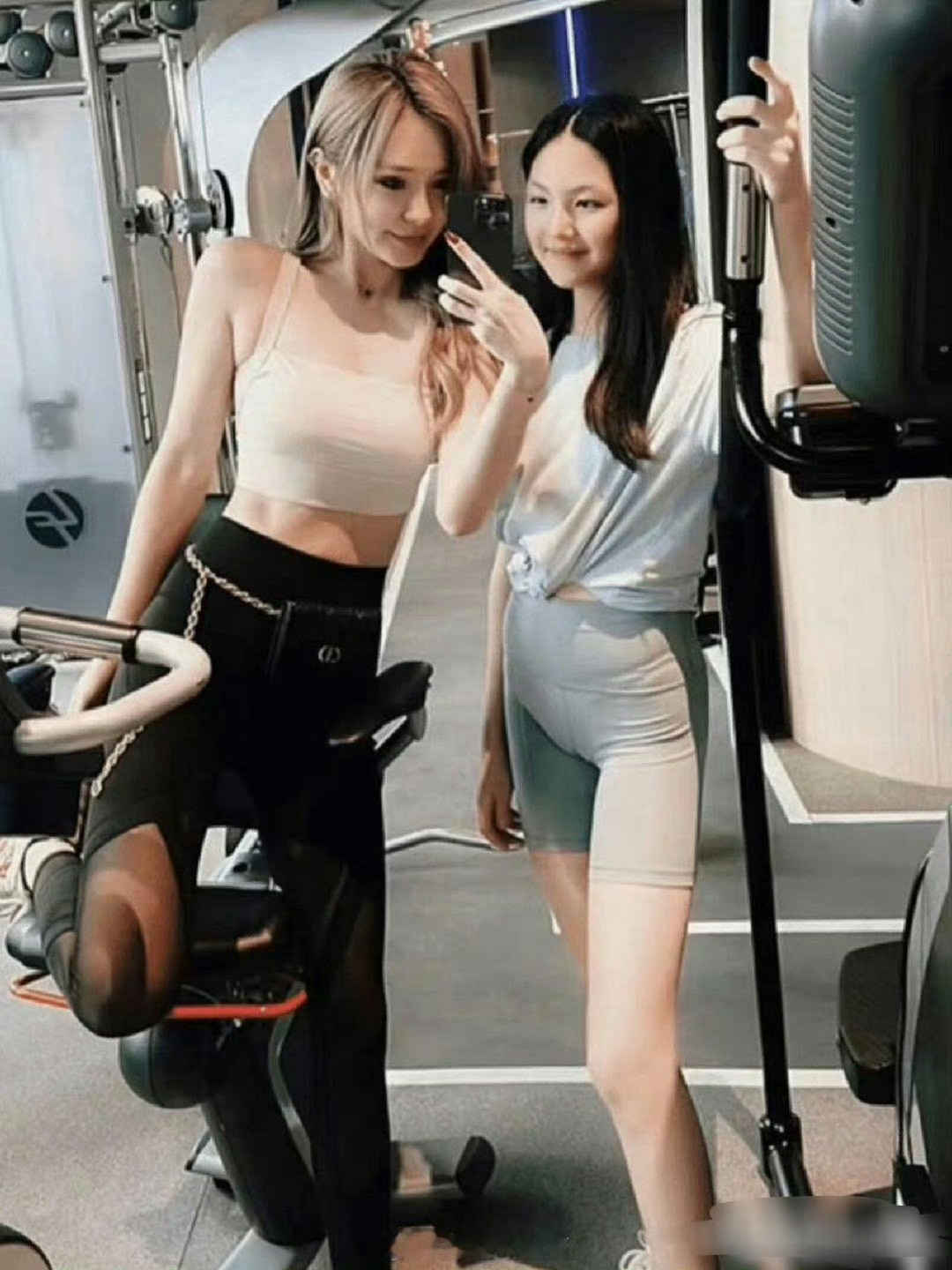 王诗龄这双腿算得上内娱第一直了