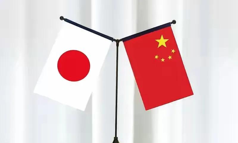 一，日本前驻华大使：在中国又衰落的时候，日本再与中国决战。二，金灿荣先生：中国