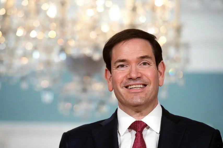 卢比奥这是认欧洲当“爹”了！为了跟欧洲套近乎，卢比奥说到：“对我们美国人而言，家