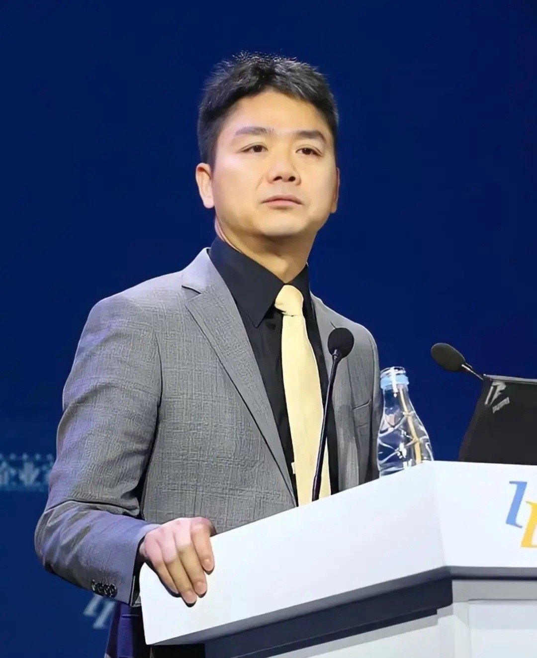 看到个新闻，后脊背直发凉。资本的吃干榨尽，算是被玩明白了。2026年5月7日，东