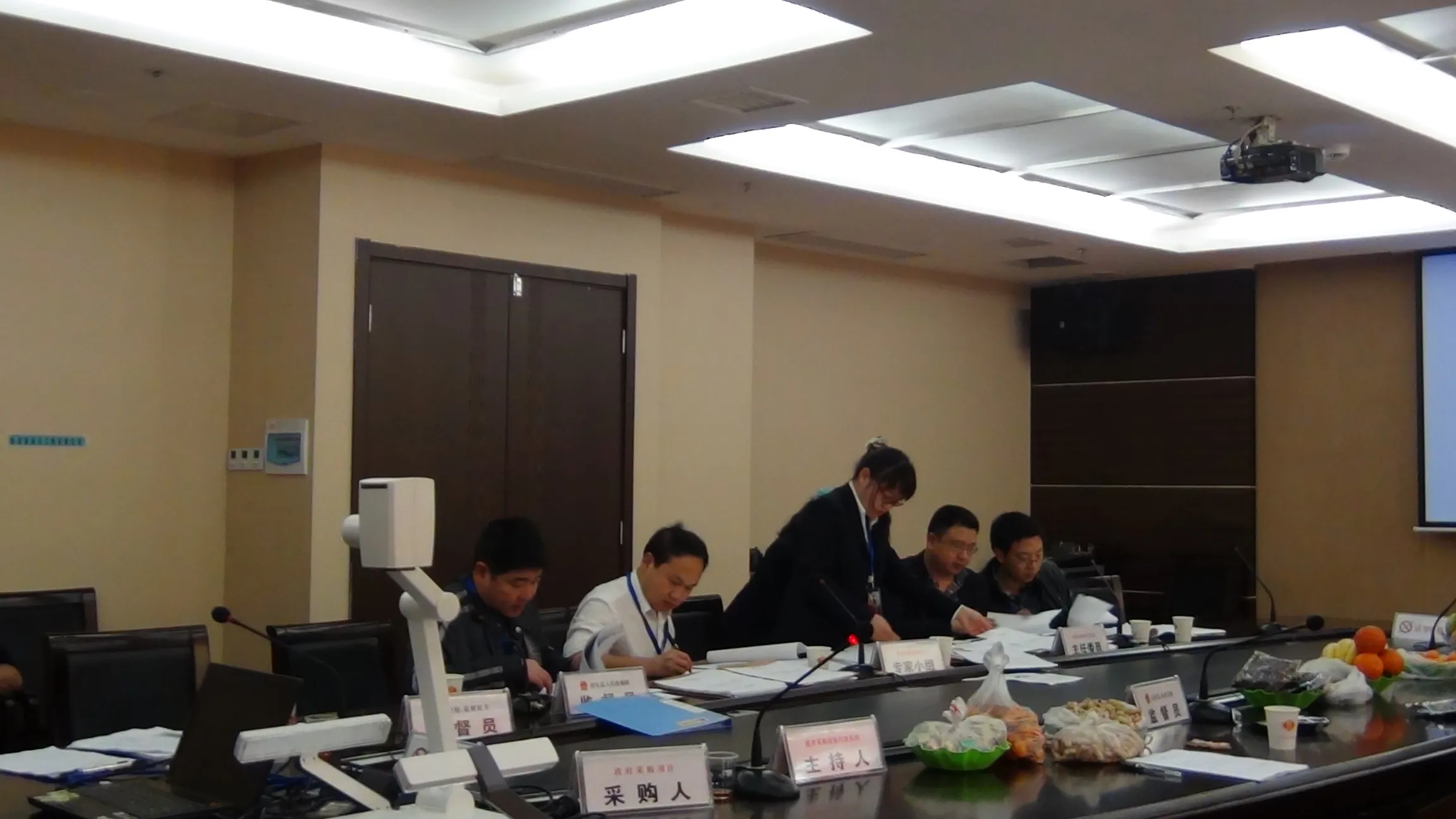 19岁初中文化小伙操盘30亿围标案湖南益阳警方在核查招投标数据时，发现了一个令人震惊的异常：2021