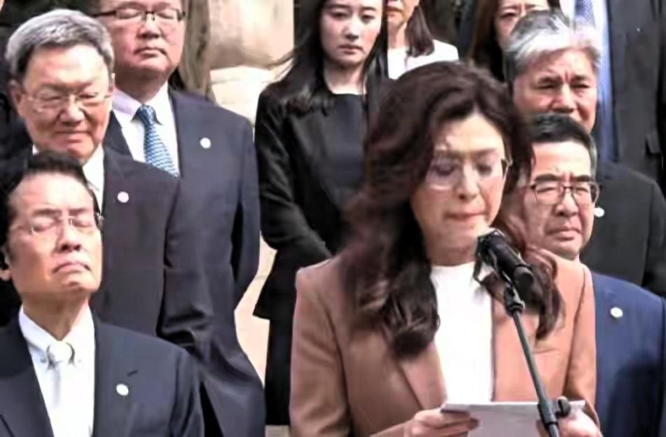  八次哽咽，声声戳心！郑丽文中山陵一席话，让全场沉默4月8日上午，南京紫金