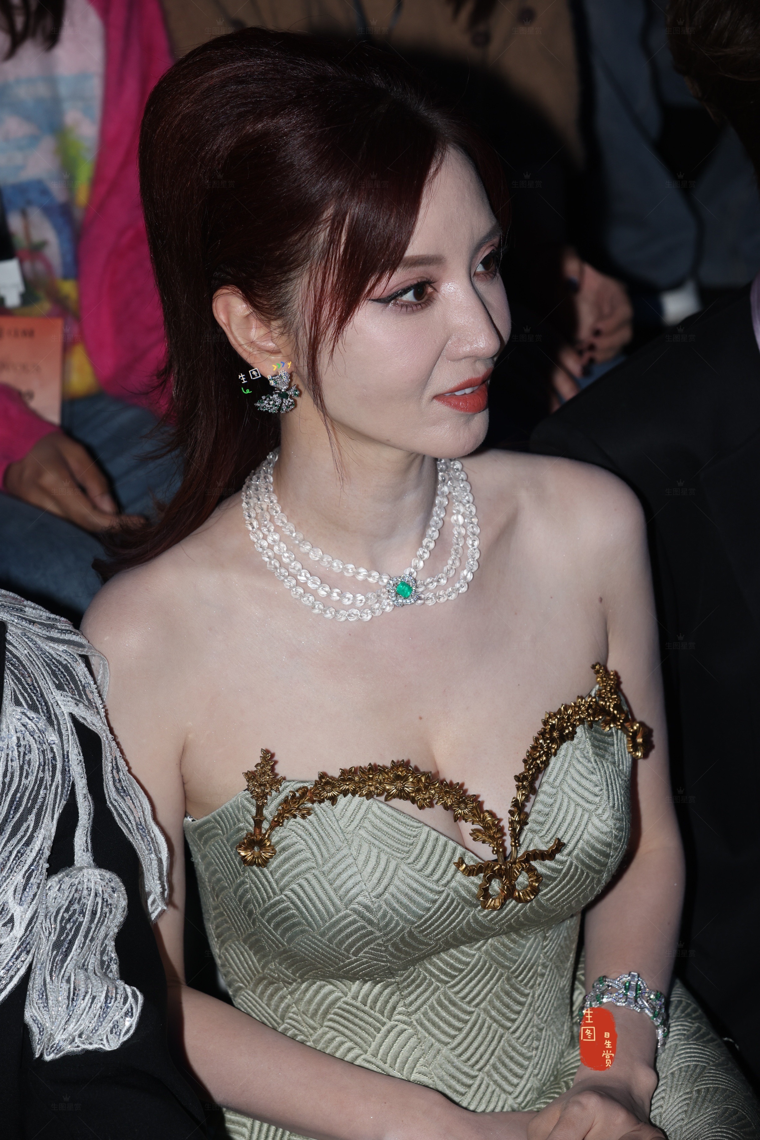 张萌还是太权威了260329上海时装周第二组生图