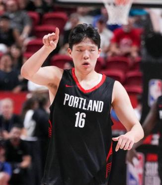 杨瀚森活该被骂！杨瀚森最近的表现太令人失望了他不仅打球软绵绵的还