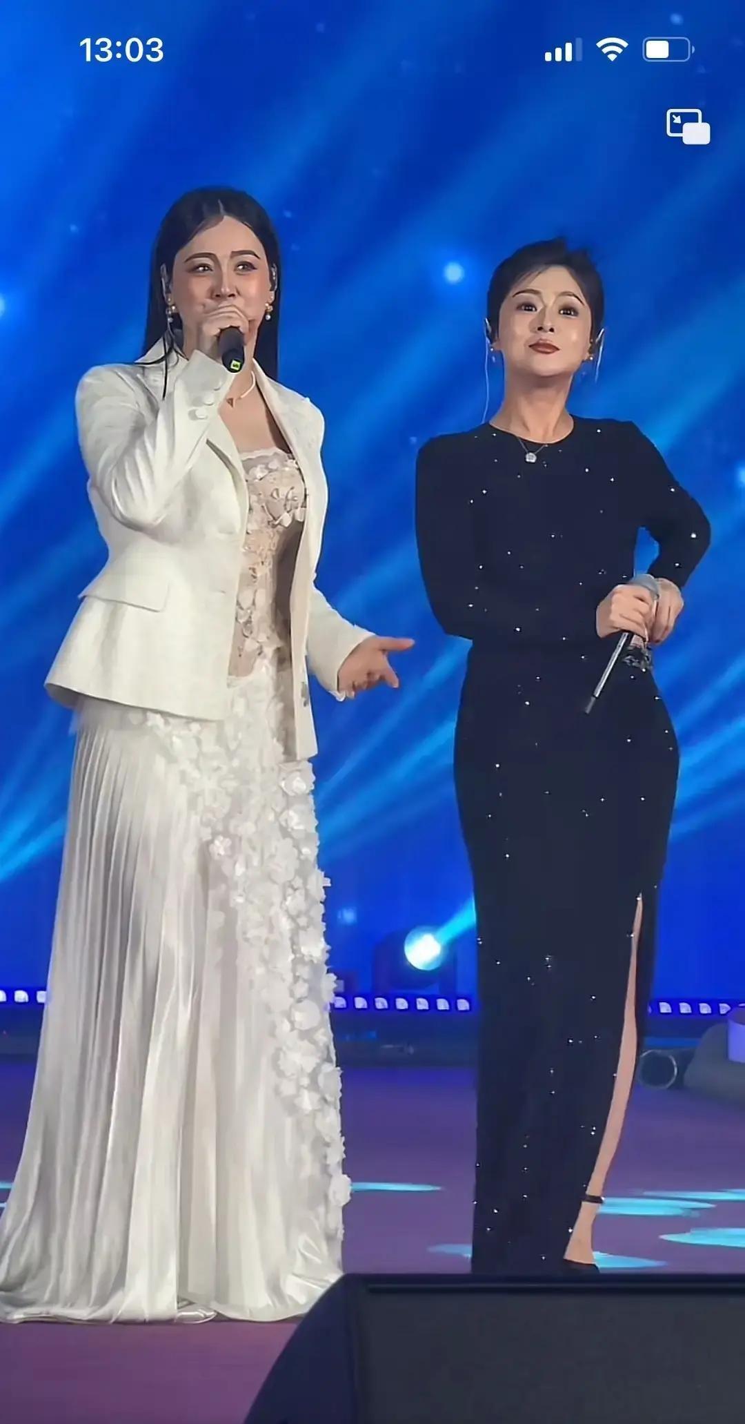 别再比唐艺和花姐谁更强了。平台算法正在奖励那个“挑事”的你。撕开百万播放量的