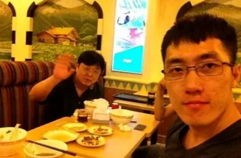 王自如错过了太多财富自由的机会了。第一次是创立了自己的测评公司，刚有了起色，得罪