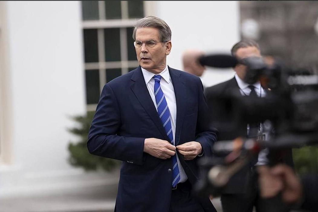 美财长：中国已无法再获得委石油。贝森特没有想到，自己前脚刚刚在全世界面前对着我国