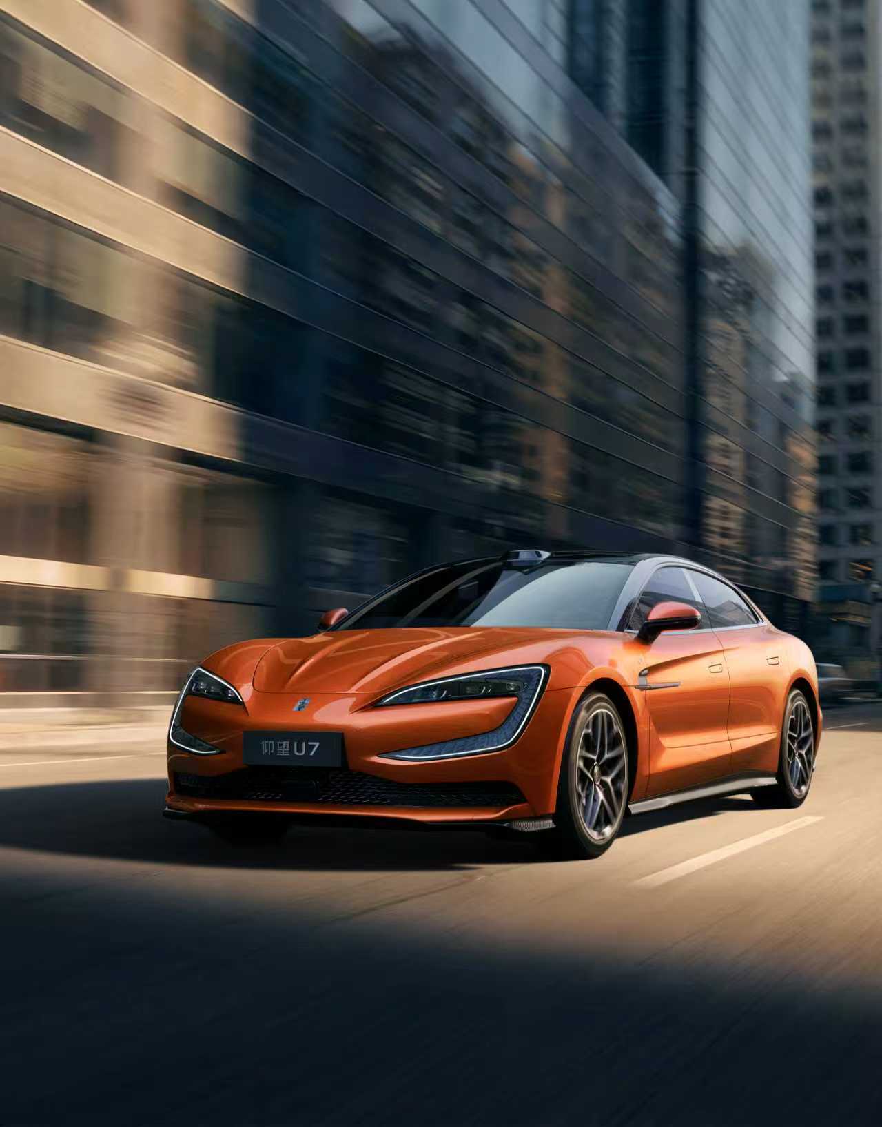 新款仰望U7先说大家最关心的价格，仰望U72026款售价65.8万元起；仰望