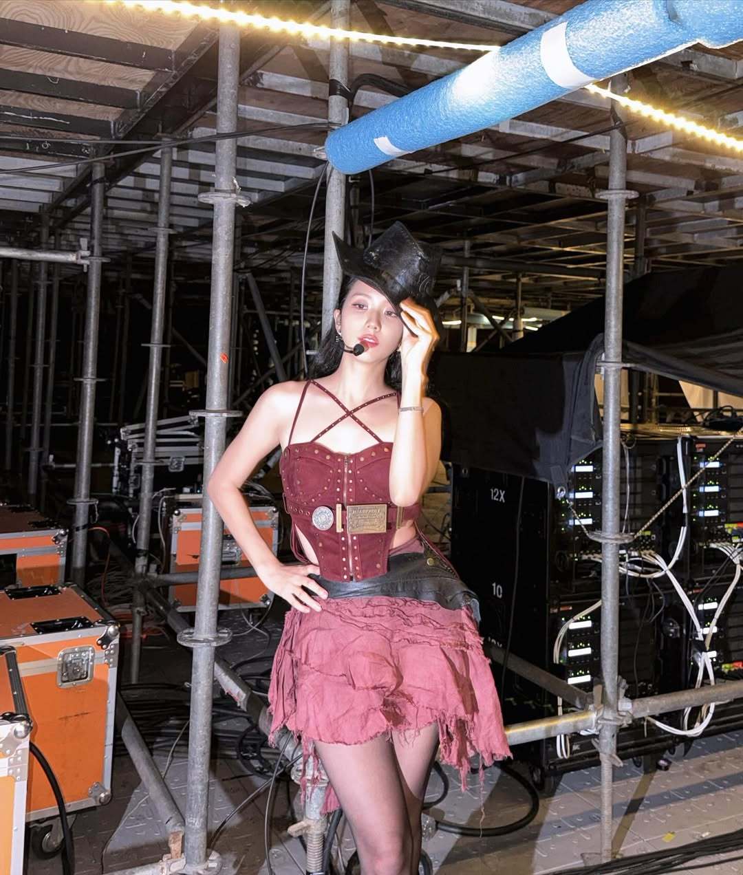 251023Jisoo更新IG🐰“高雄♥️天氣再熱也擋不住你們的熱情！