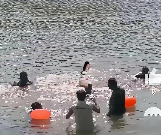 南京一处供应数十万市民饮用水的一级水源保护区，曝出令人气愤的违规事件。九名印度籍