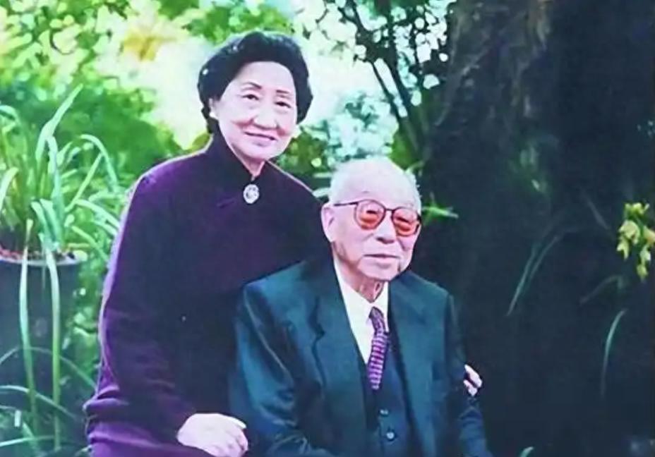 张学良向我军请求徐海东支援，周恩来听后大笑称你们这是不打不相识的啊！1935年