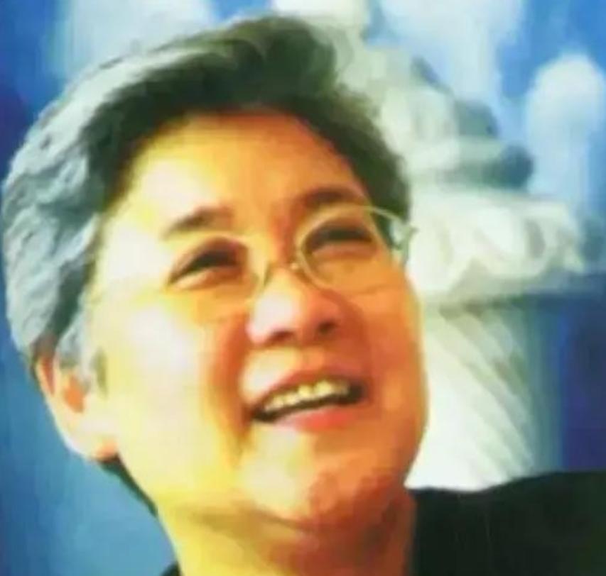 1977年9月，唐闻生被下放到“五七干校”劳动，从此她远离了工作多年的外交系统。