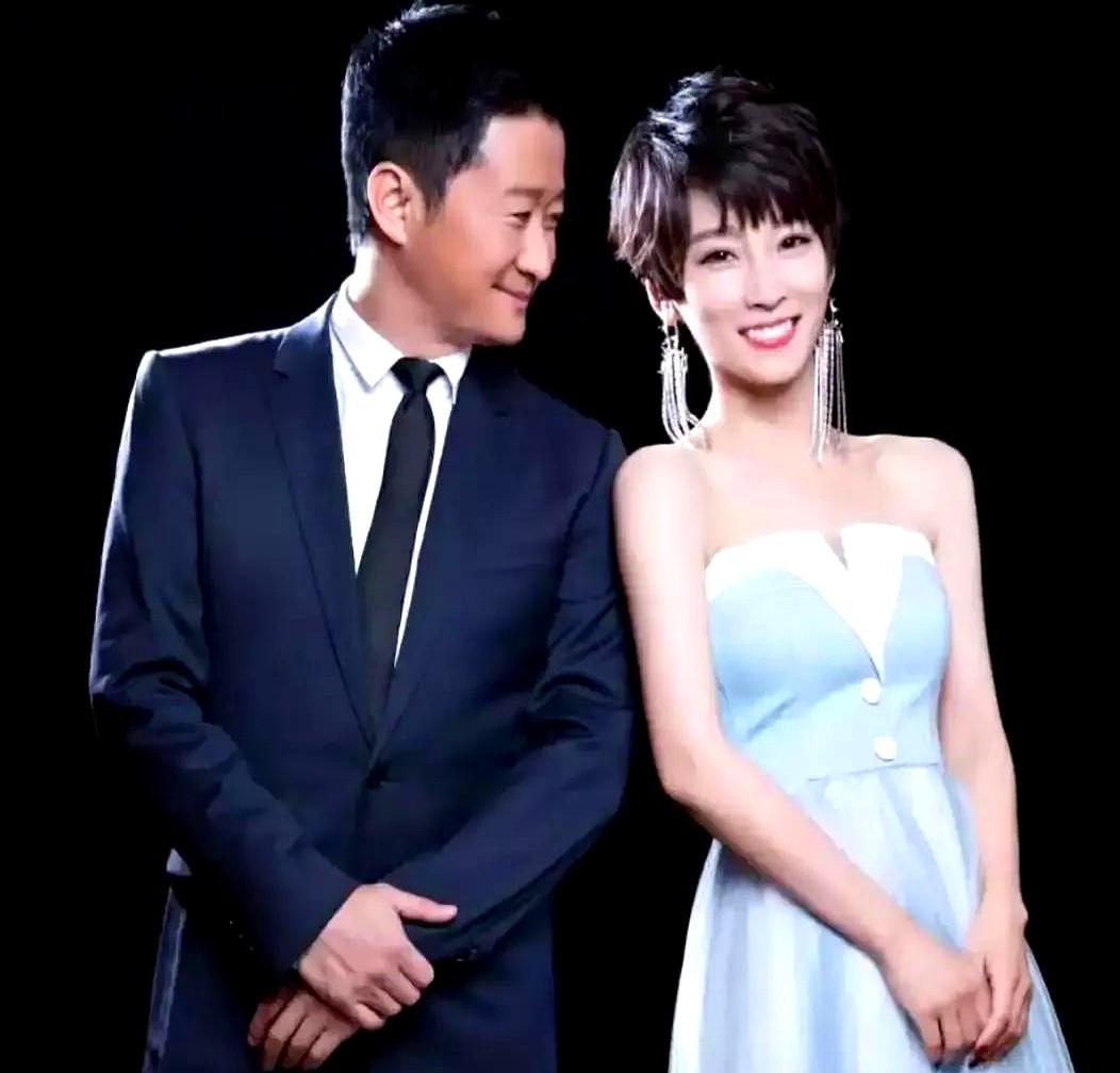 谁能想到，52岁的吴京，竟然还能收到压岁钱。最近，吴京去合肥路演，正好赶上谢