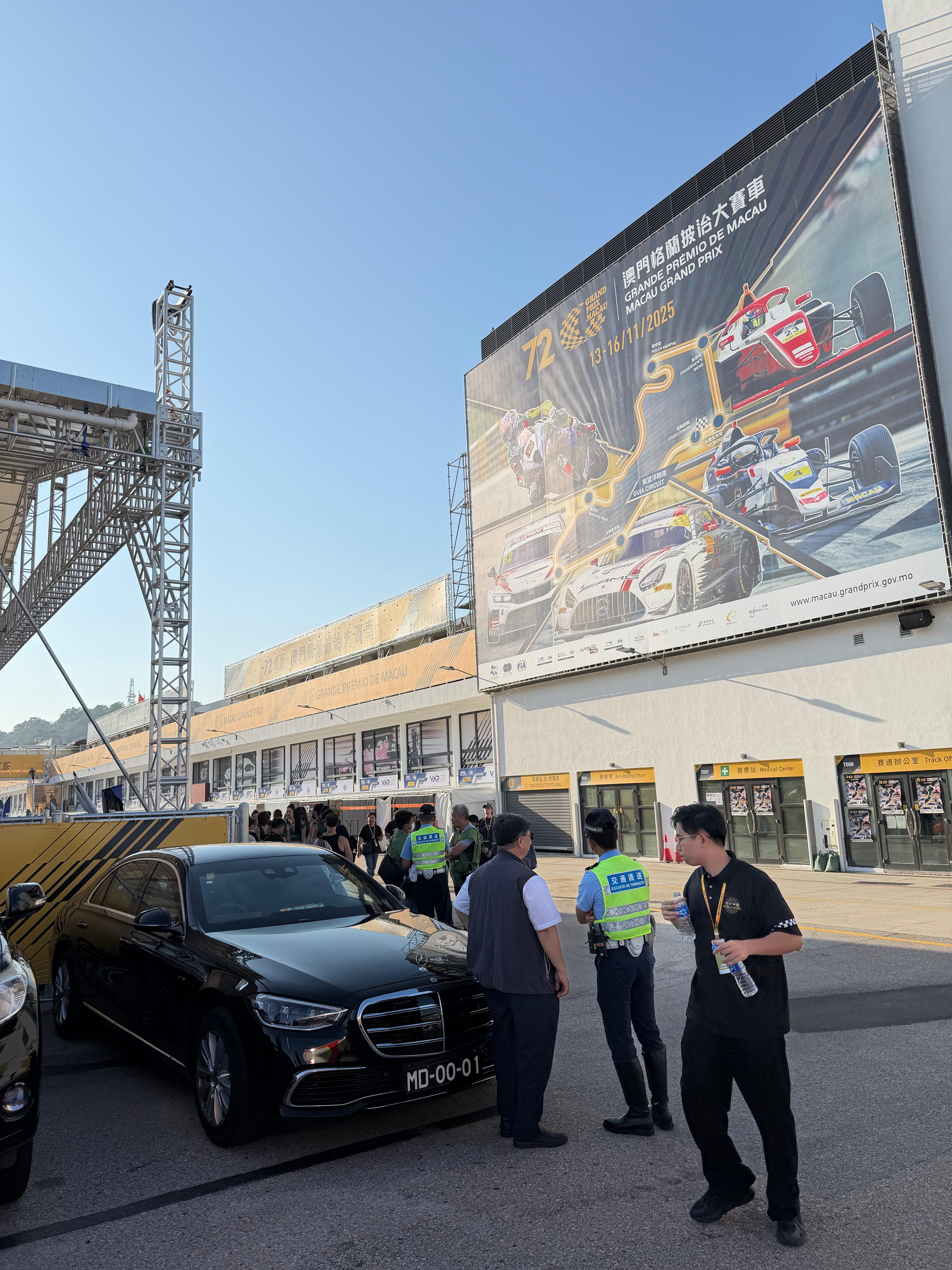 这台奔驰S级不简单，你们能认出来吗？