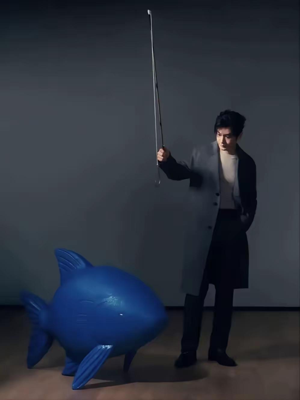 你们还记得吗？黄晓明那张惹争议的鱼钩图，直到现在想起来都觉得膈应！别觉得娱