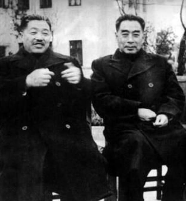 1975年，贺龙的追悼会原本由军委全程安排，可仪式才进行一半，追悼会的规格却突然