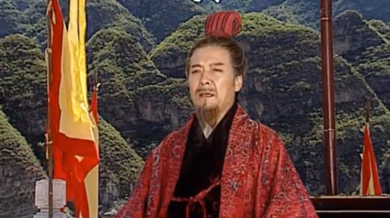 刘备称了汉中王之后，仍然率文武官员回成都，开府治事。不过，汉中地区是战略要地，而